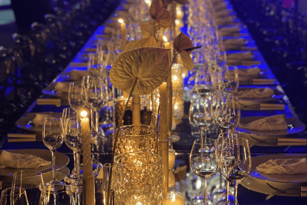 Glass bud vase - Image 0